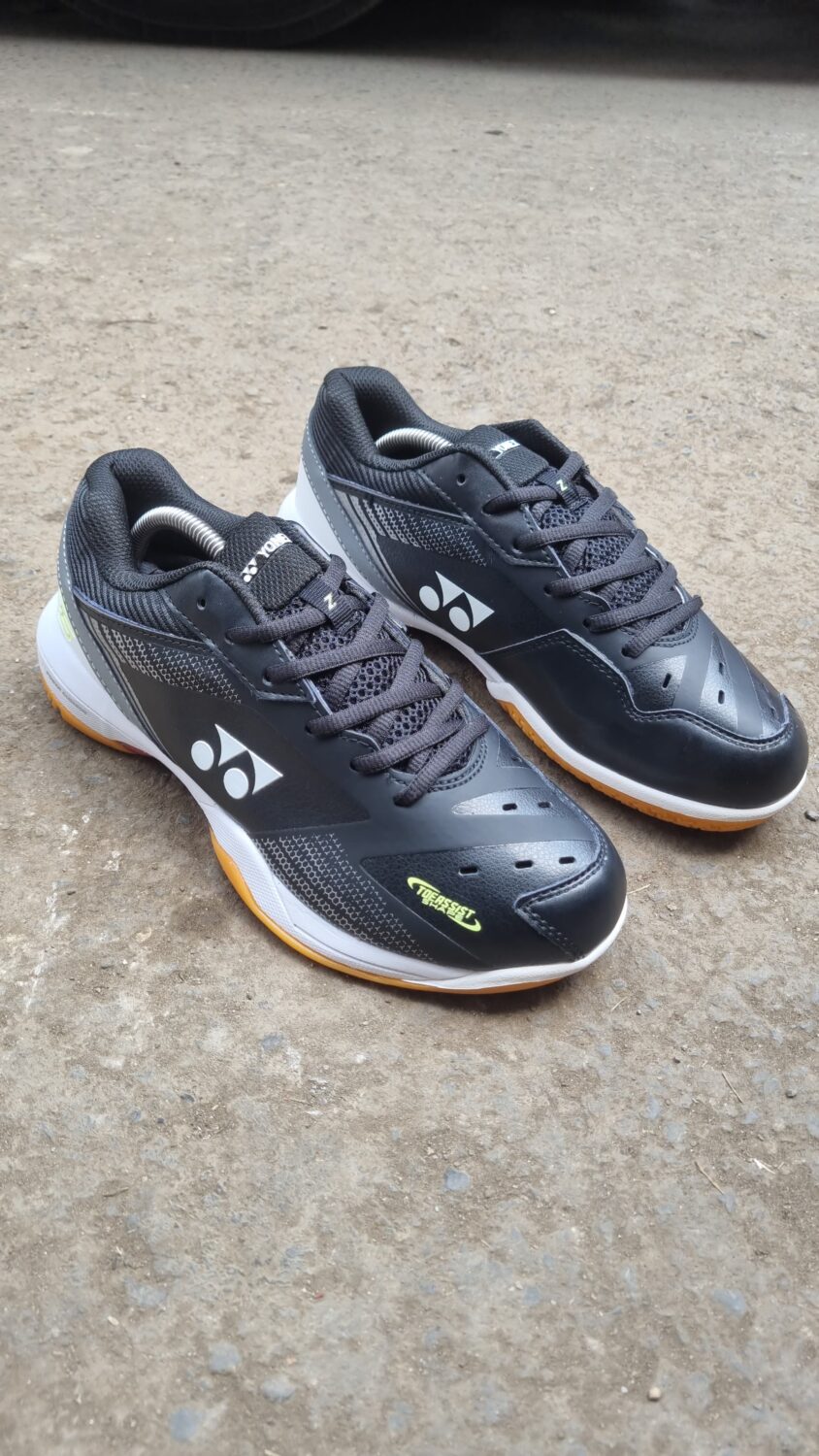 Yonex Power Cushion 65 Z3 Badminton