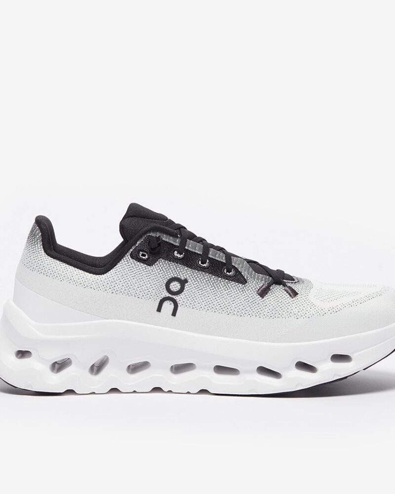 On Cloudtilt "Black / Ivory"
